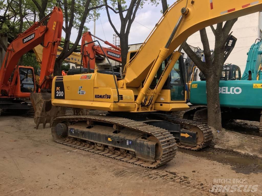 Komatsu PC 200-8 Crawler excavators