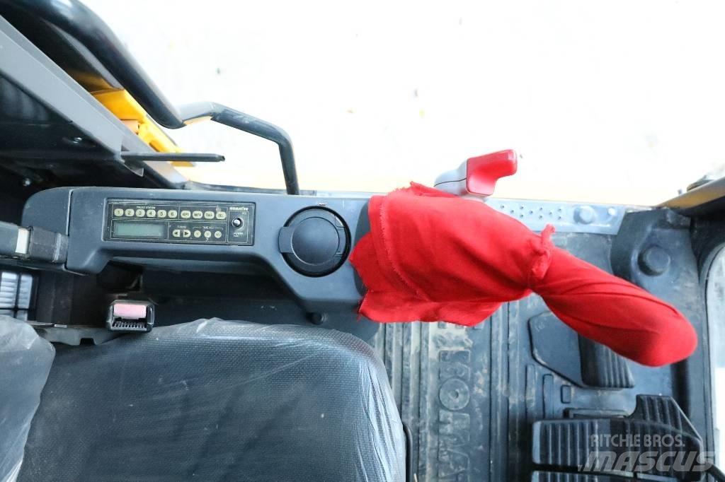 Komatsu PC 210 LC-8 Crawler excavators