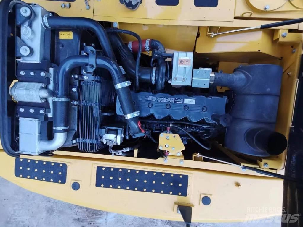 Komatsu PC 210 LC-8 Crawler excavators