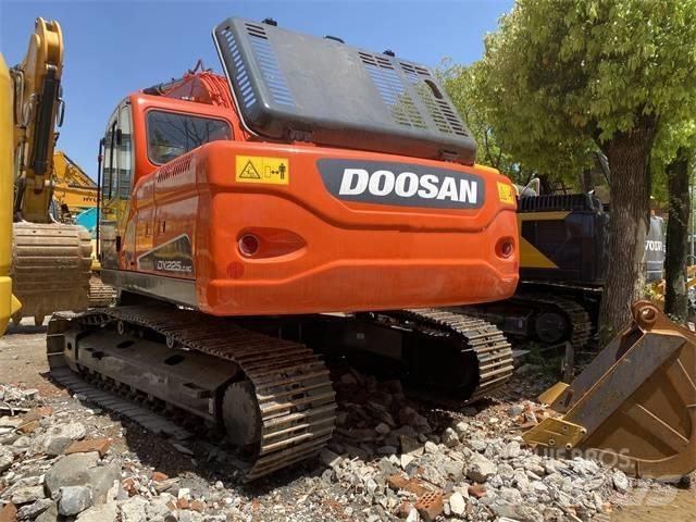 Doosan DX 225 LC Crawler excavators