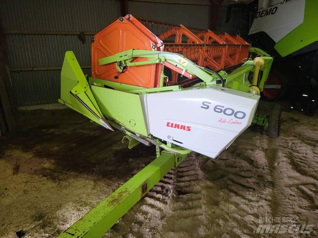 CLAAS S600 Combine harvester heads