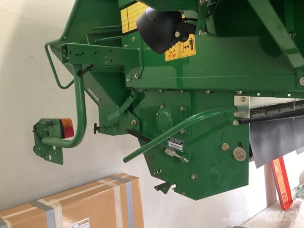 John Deere W540 Combine harvesters