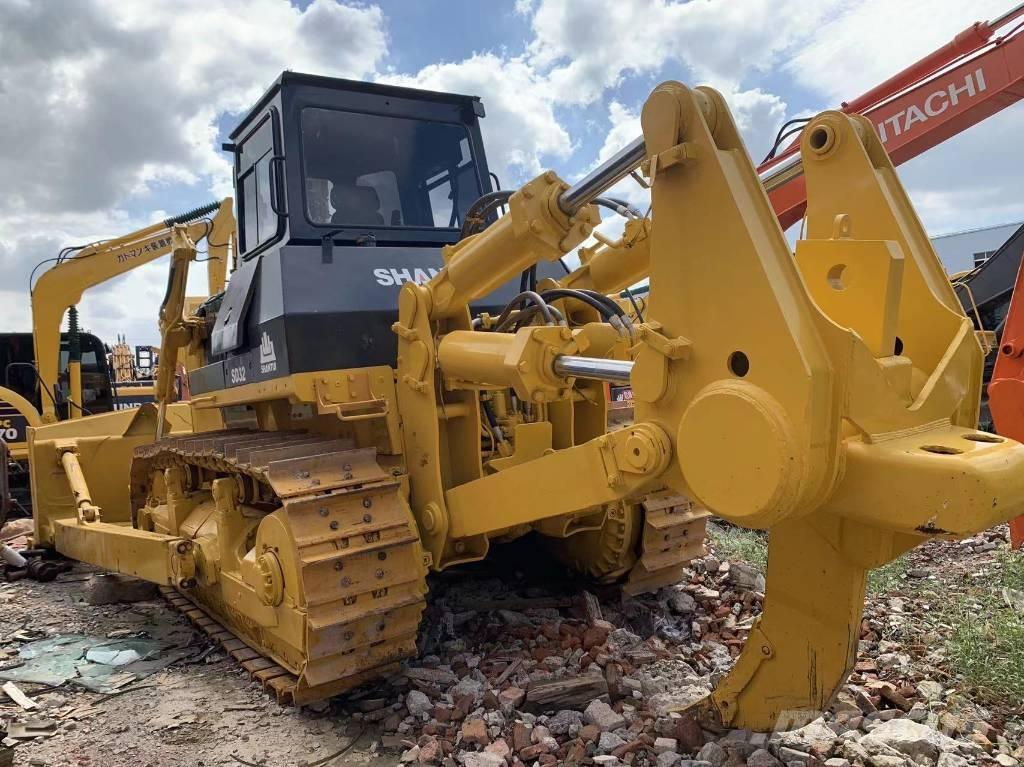 Shantui SD 32 Crawler dozers