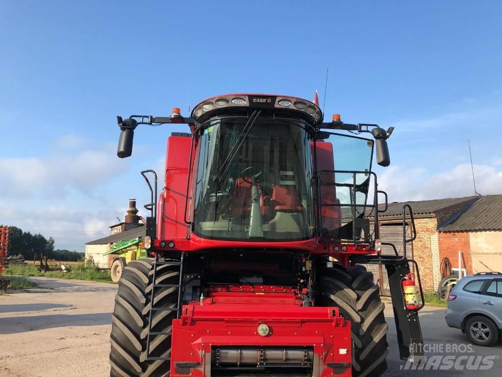 CASE AF7150 Combine harvesters