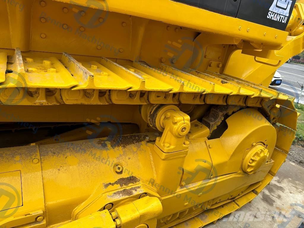 Shantui SD 32 Crawler dozers