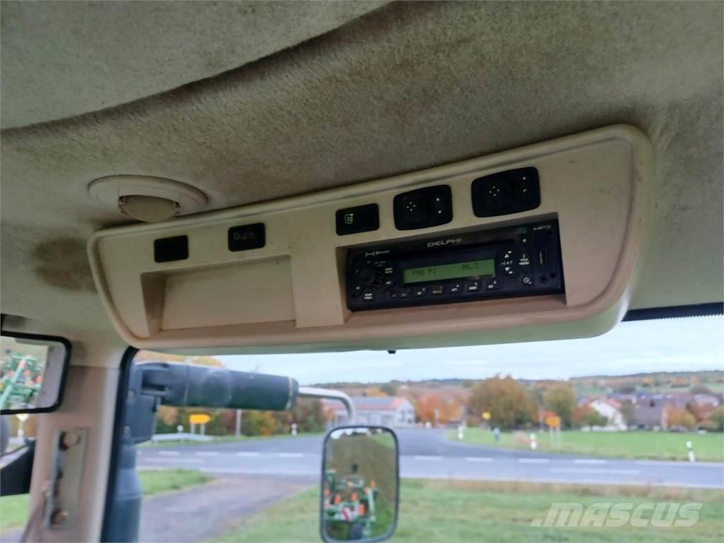 John Deere 8335R Tractors