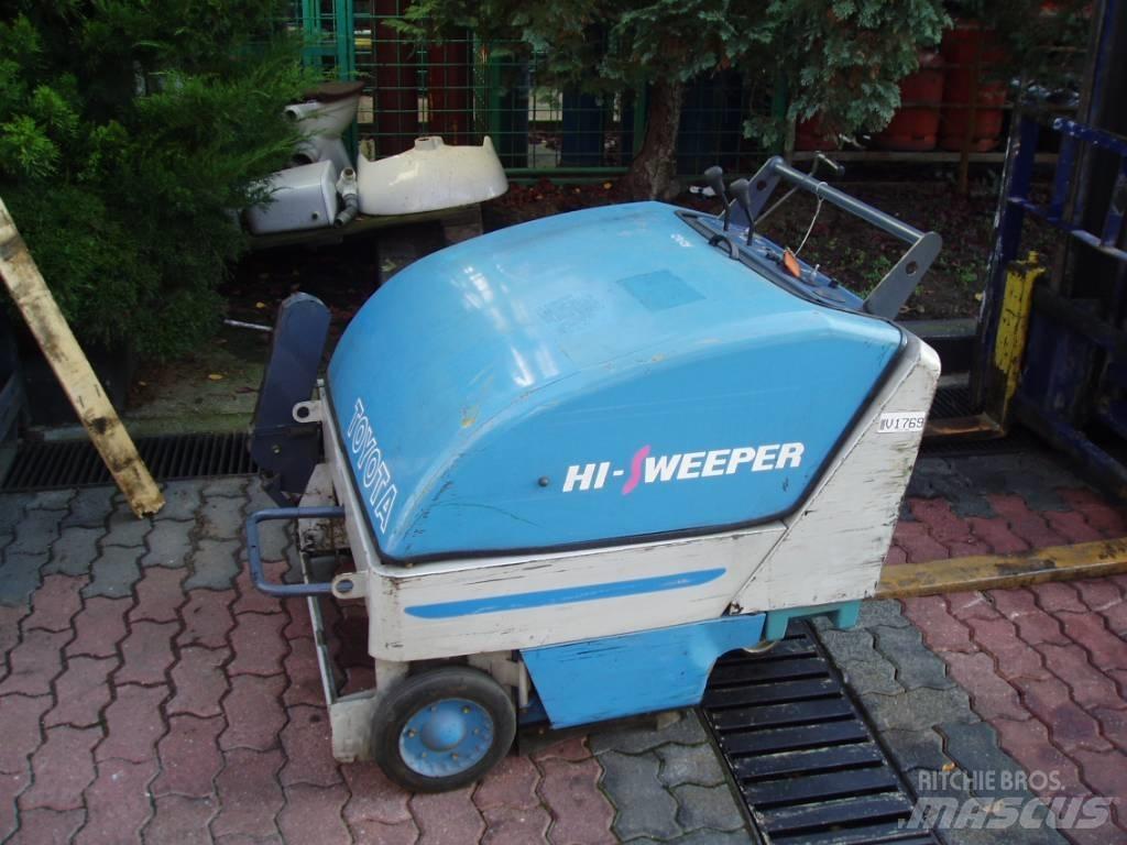 Toyota 4QBW9     V-1769 Groundcare - Others