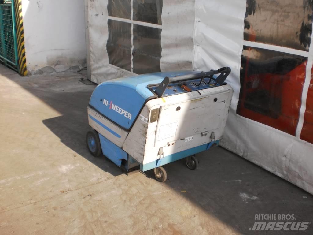 Toyota 4QBW9     V-1769 Groundcare - Others