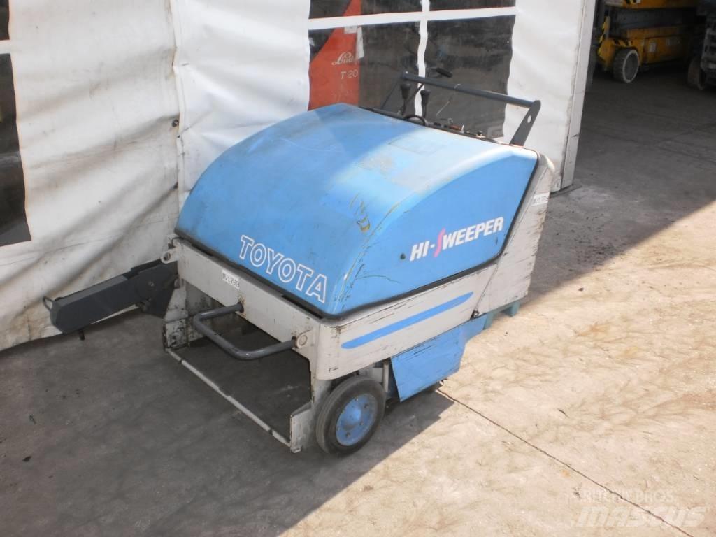 Toyota 4QBW9     V-1769 Groundcare - Others