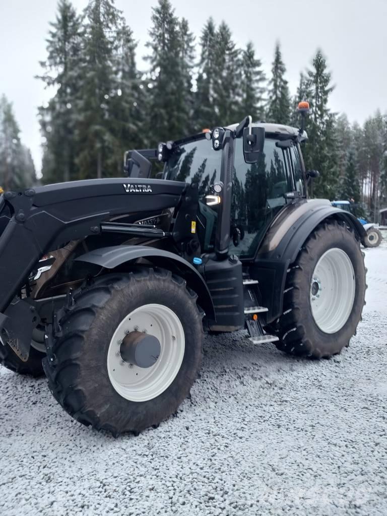 Valtra T 235 Tractors