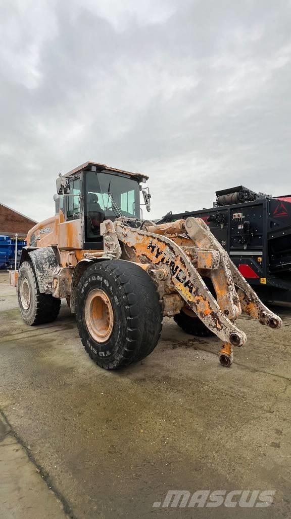 Hyundai HL 960 Wheel loaders