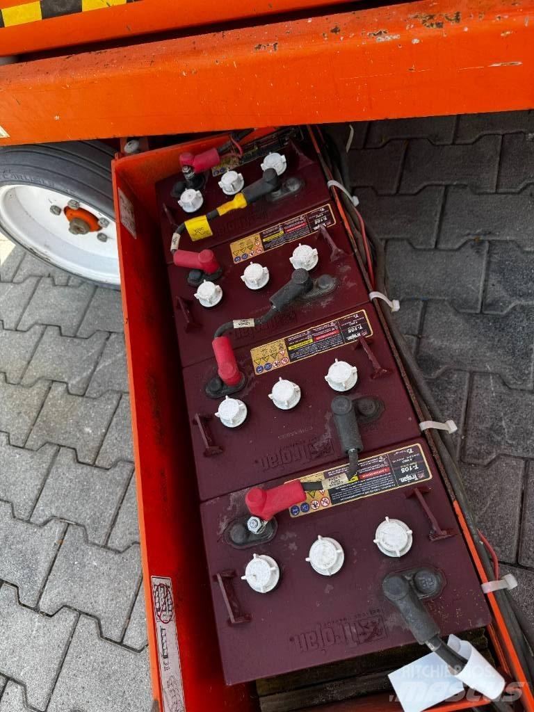 SkyJack SJIII 4632 Scissor lifts