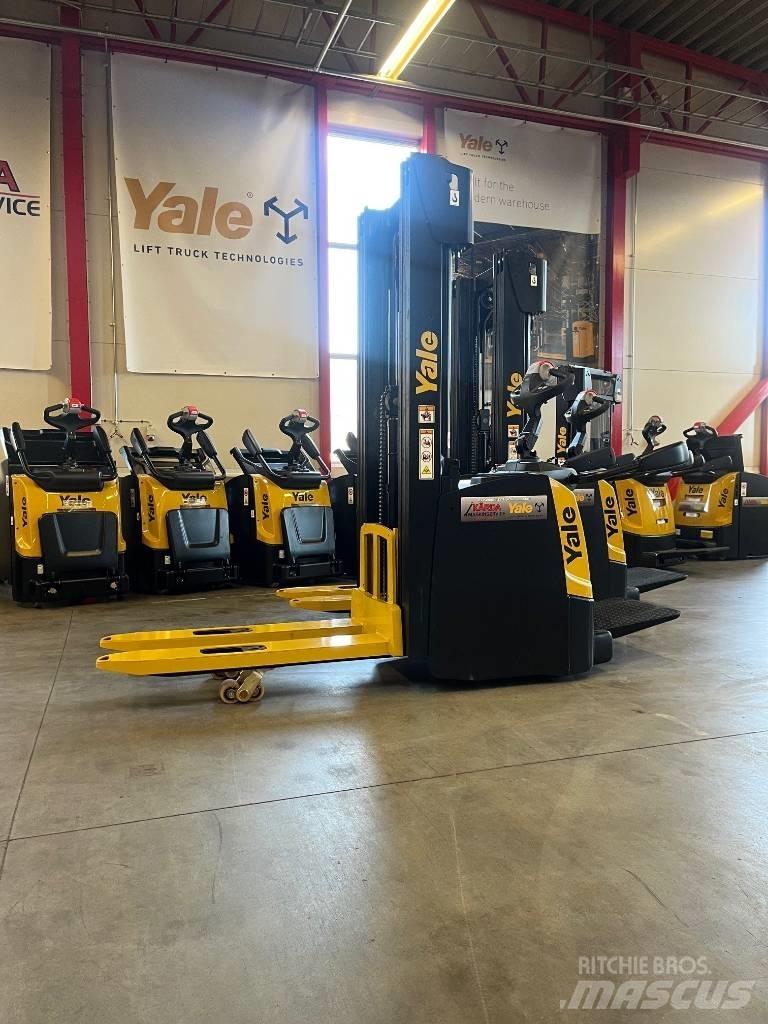 Yale MS14X Pedestrian stacker