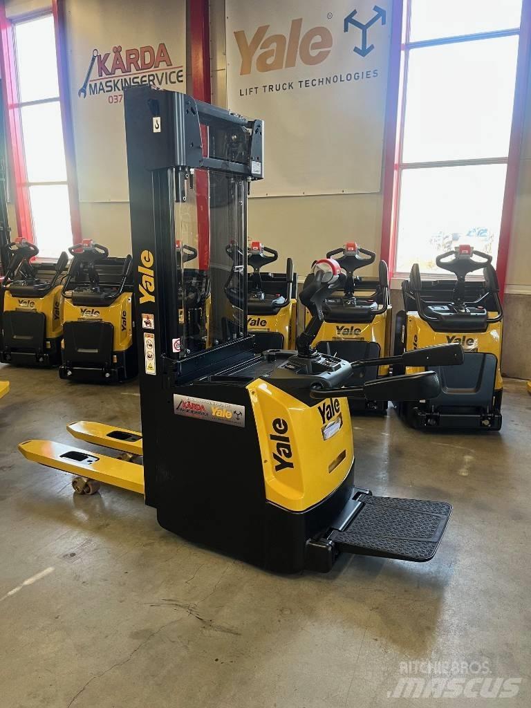 Yale MS14X Pedestrian stacker