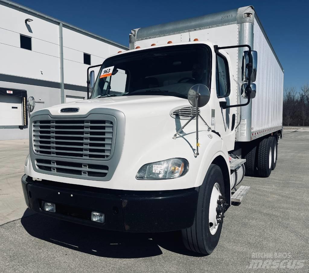 Freightliner M 106 Box body trucks