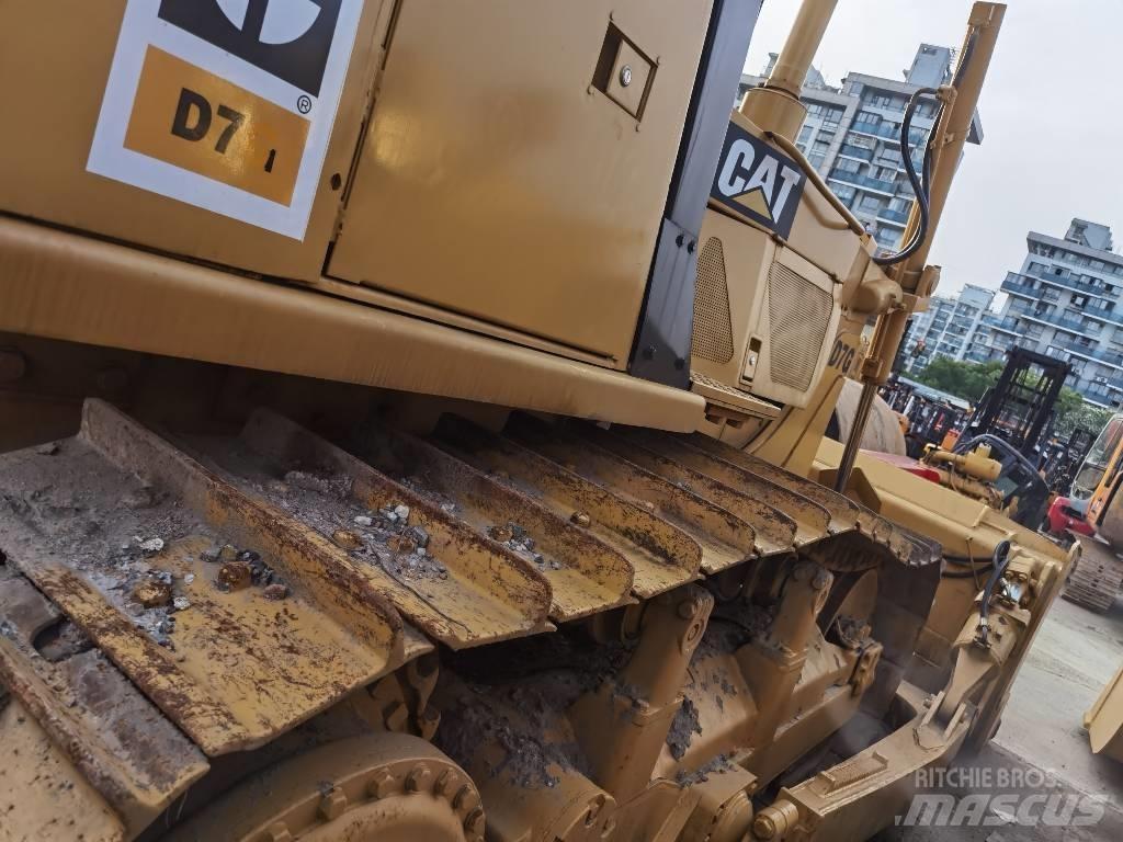 CAT D 7 G Graders