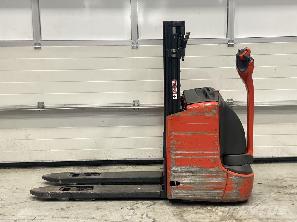 Linde L12 I Pedestrian stacker