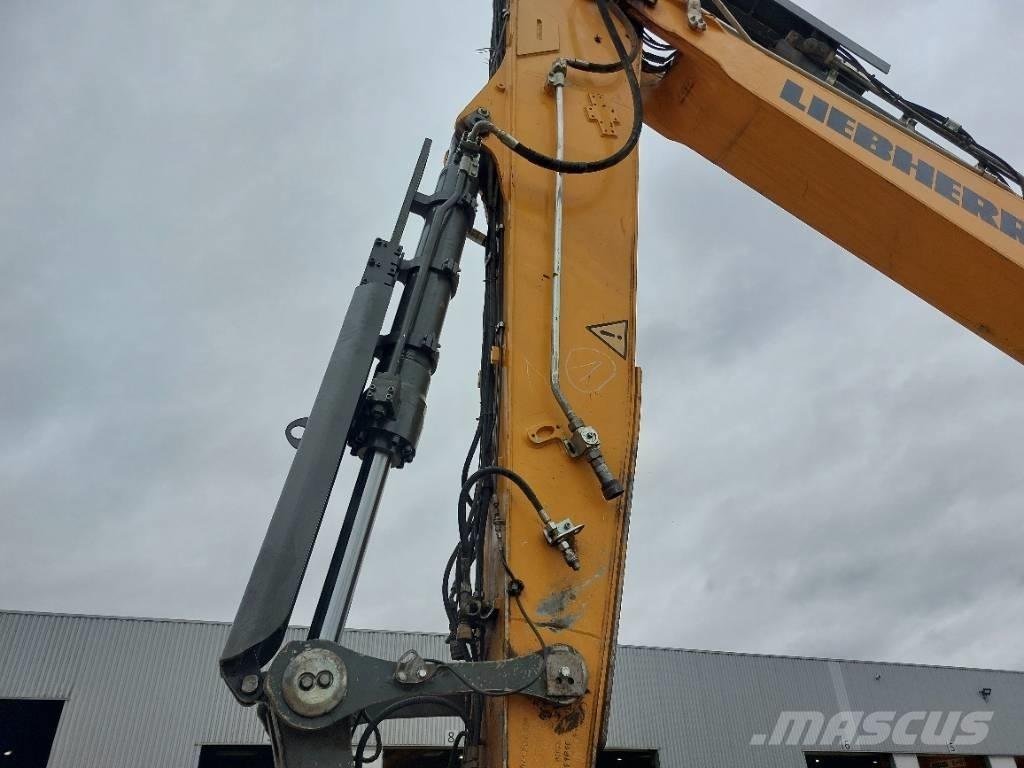 Liebherr R 936 LC Crawler excavators