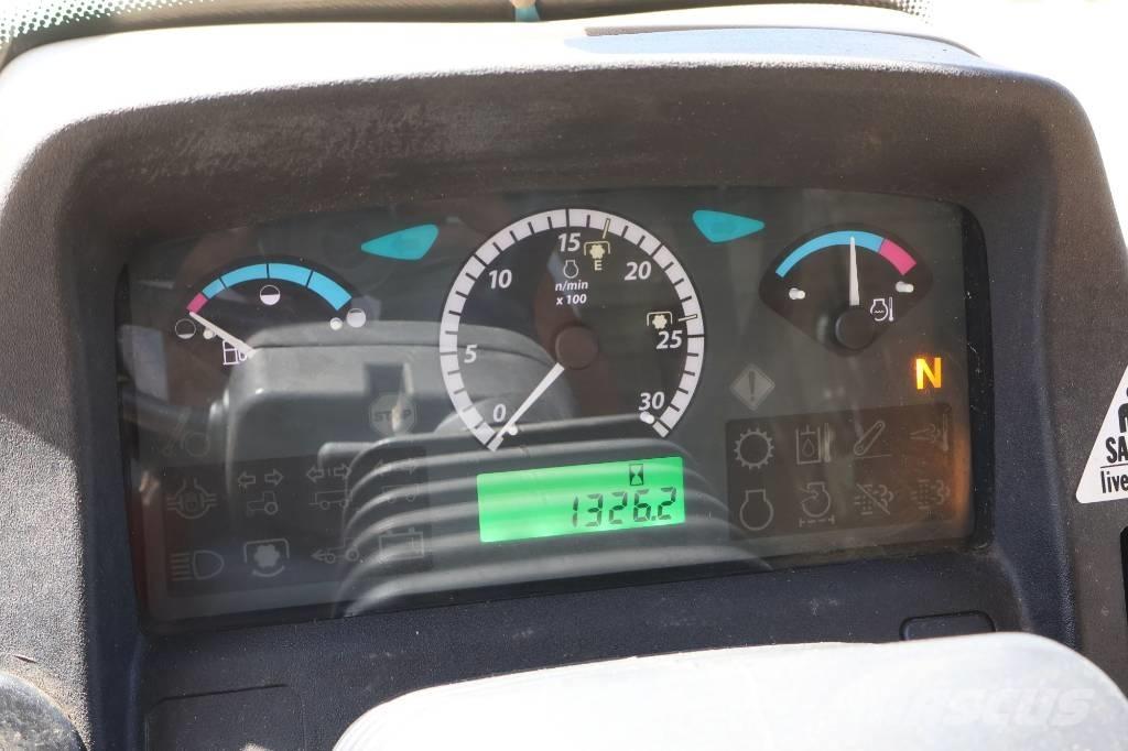 John Deere 5075 E Tractors