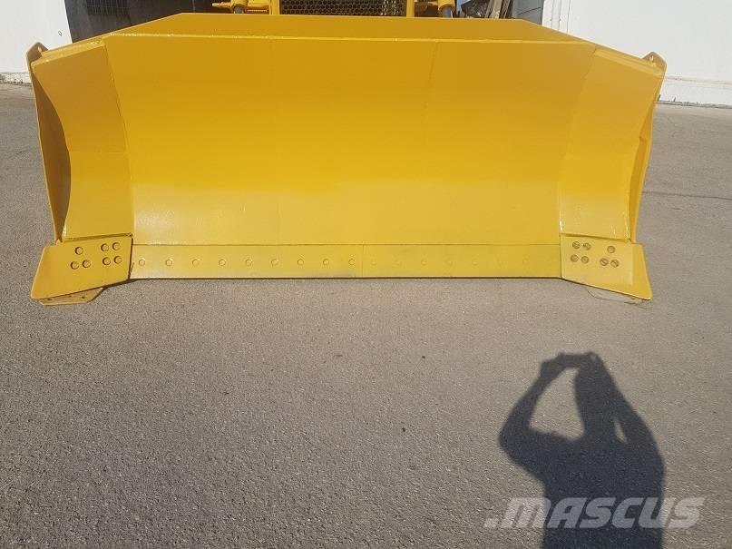 Komatsu D65EX-15 Crawler dozers
