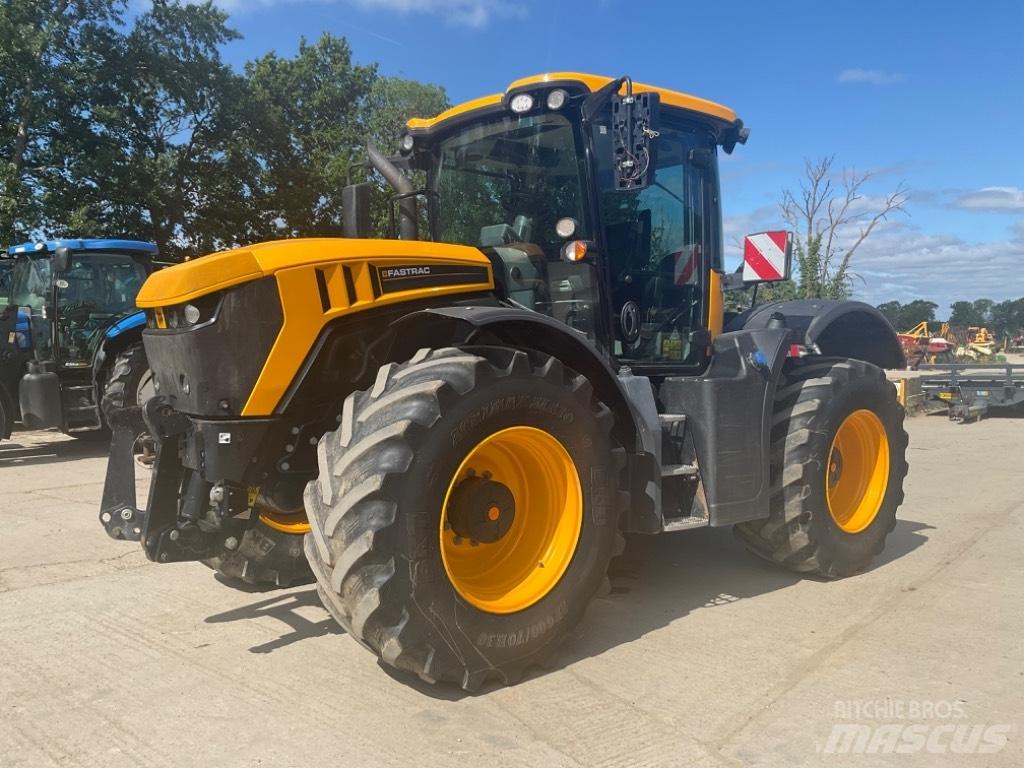 JCB Fastrac 4220 Tractors