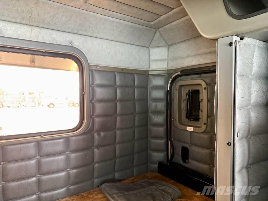 Peterbilt 379 Tractor Units