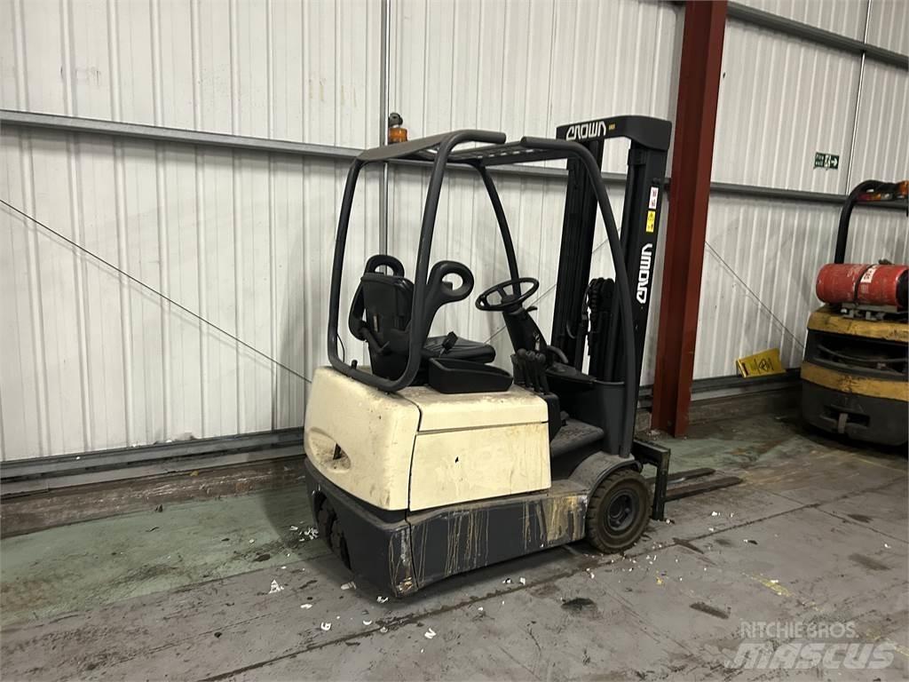 Crown SC3013 Electric forklift trucks