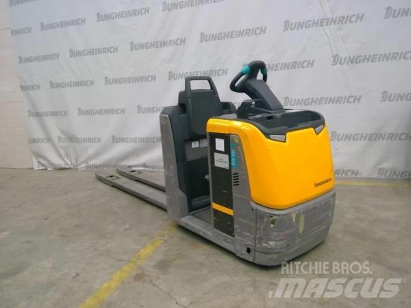 Jungheinrich ECE 225 Low lift order picker