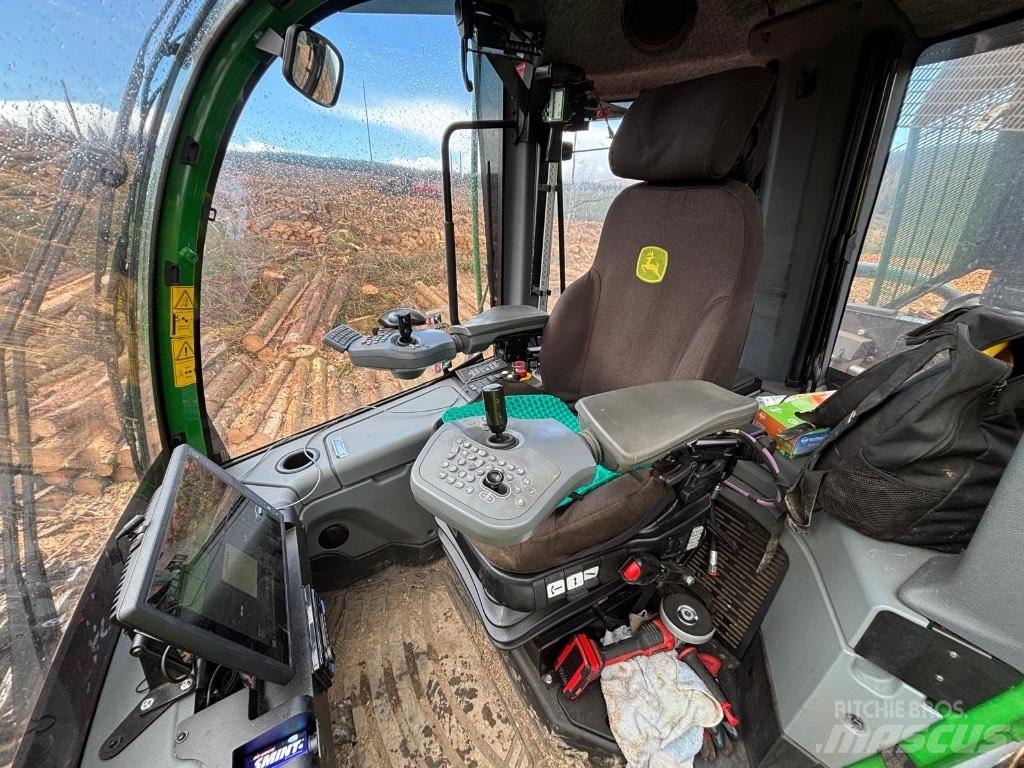 John Deere 1270G 8WD Harvesters