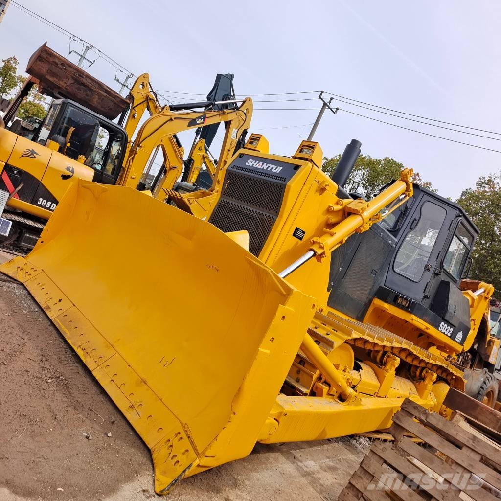 Shantui SD 32 Crawler dozers