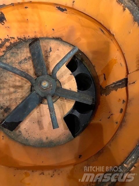 Meyco TORKRETNICA Concrete pump trucks