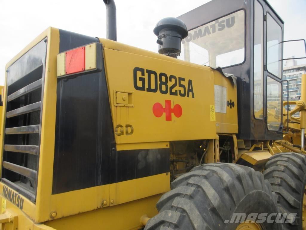 Komatsu GD 623 Graders