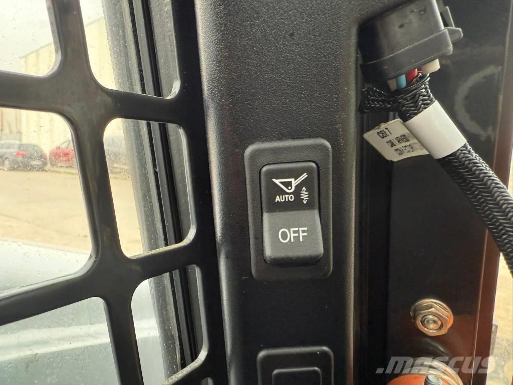 Bobcat S 590 Skid steer loaders