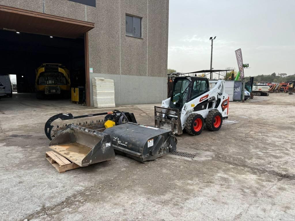 Bobcat S 590 Skid steer loaders