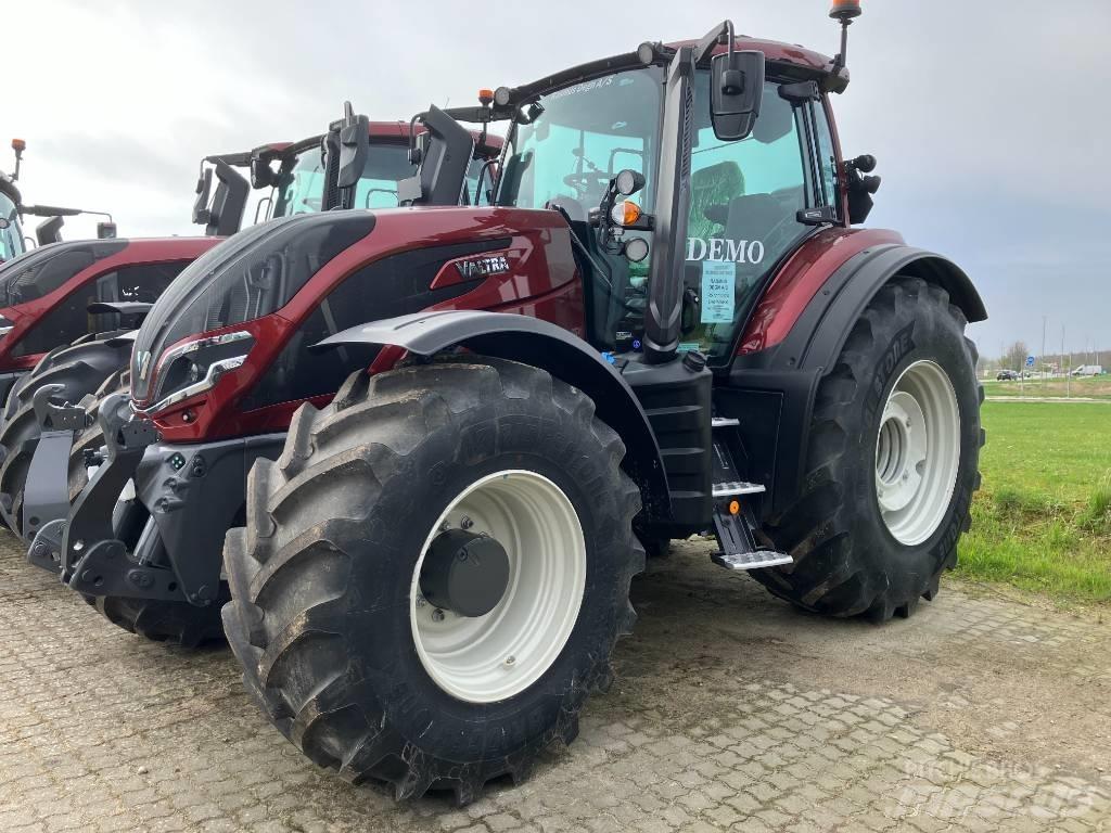 Valtra T225 Versu Tractors