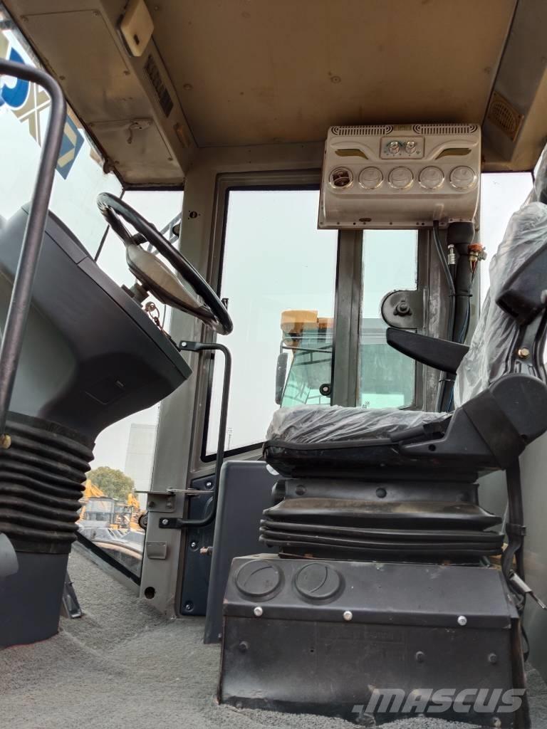 XCMG XS 203 J Single drum rollers