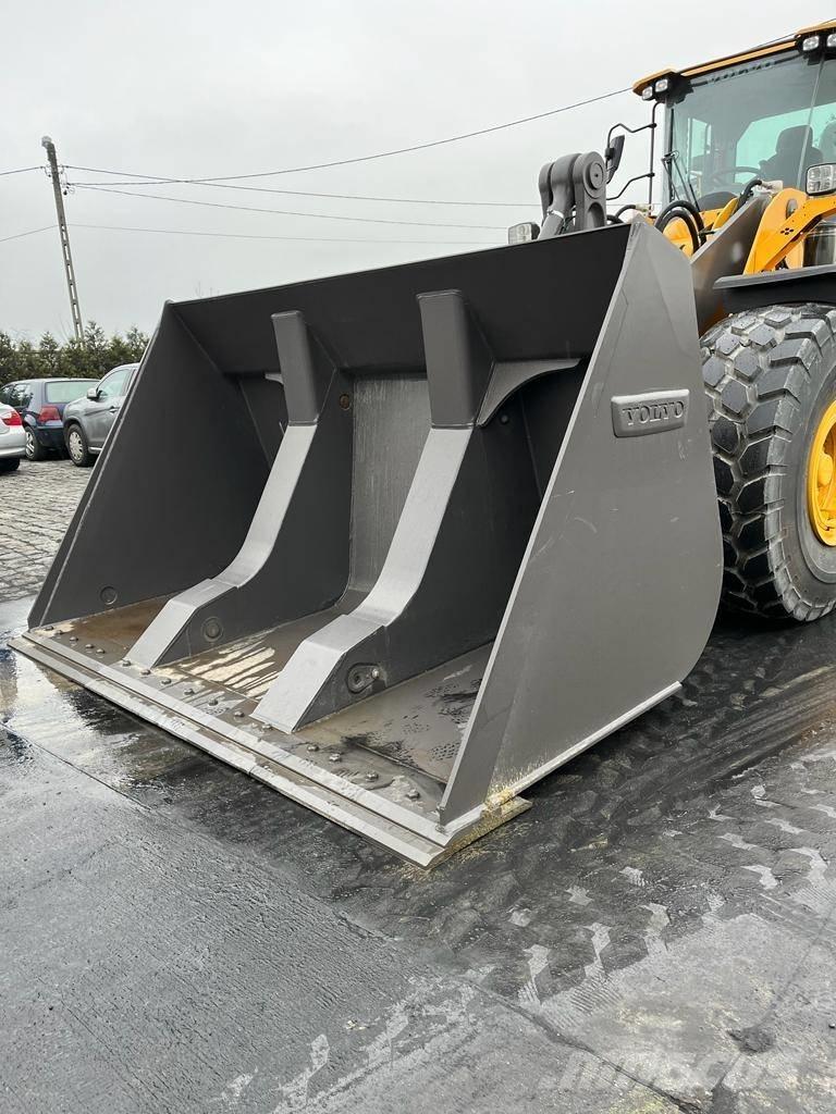 Volvo L 150 H Backhoes