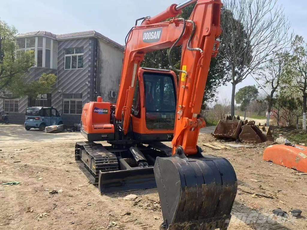 Doosan DX 75-9 C Midi excavators  7t - 12t