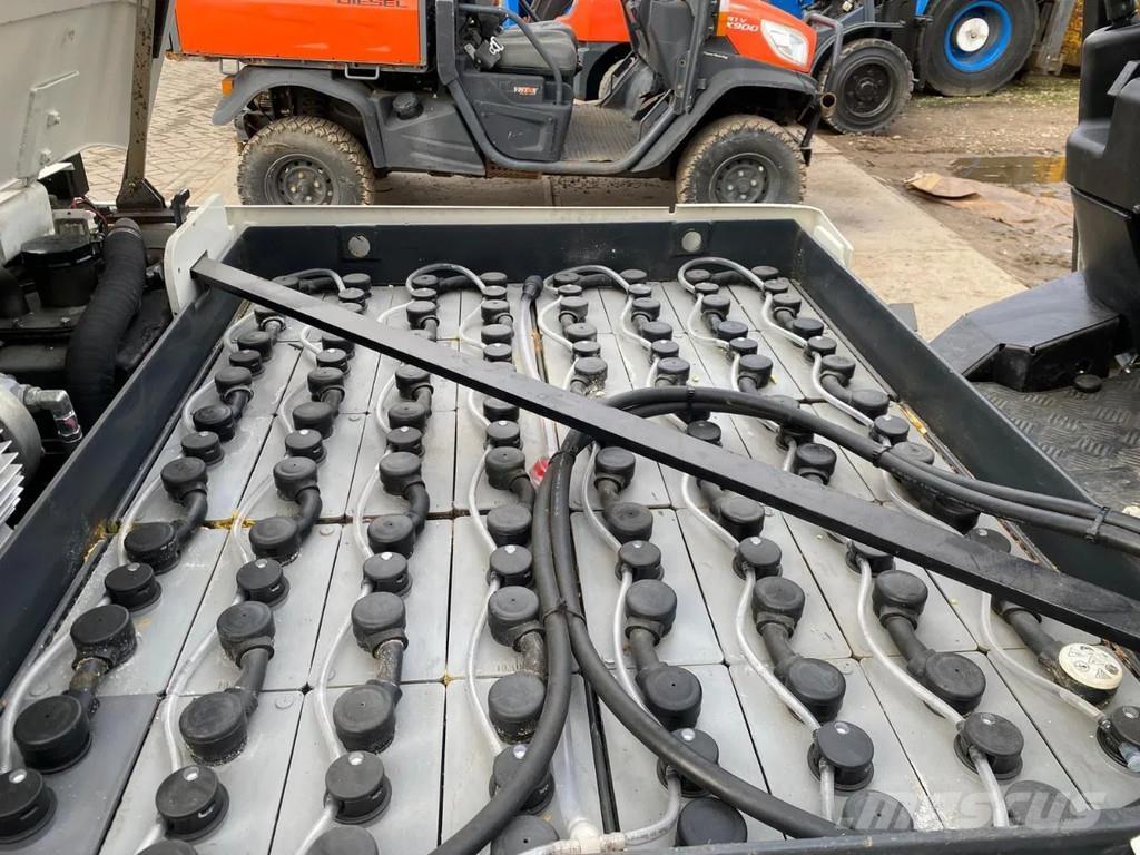 CAT EP30K-PAC Electric forklift trucks