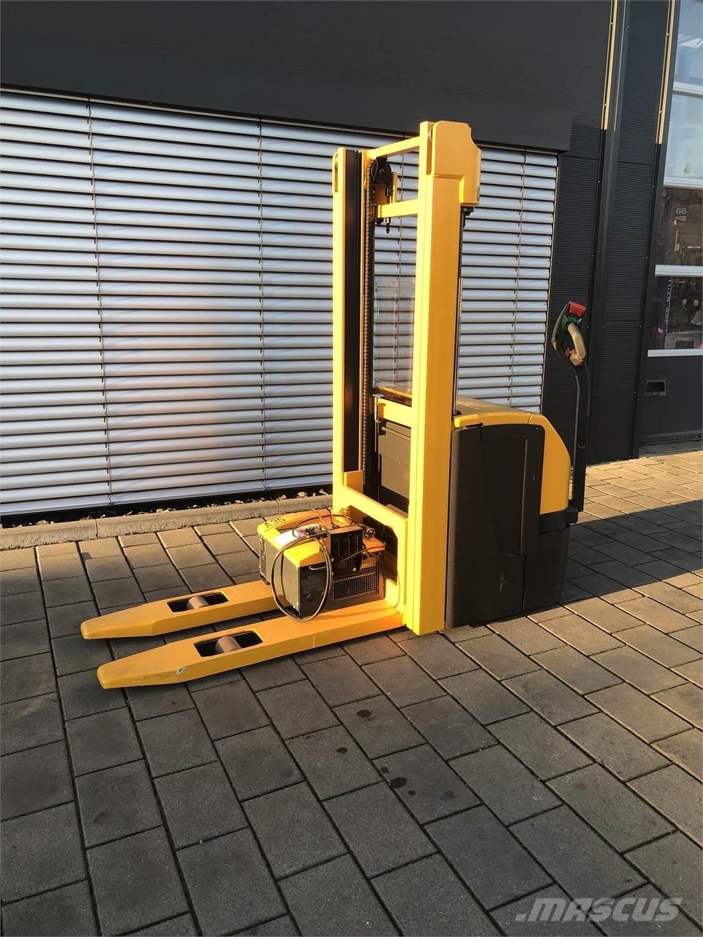 Jungheinrich WP16 Pedestrian stacker
