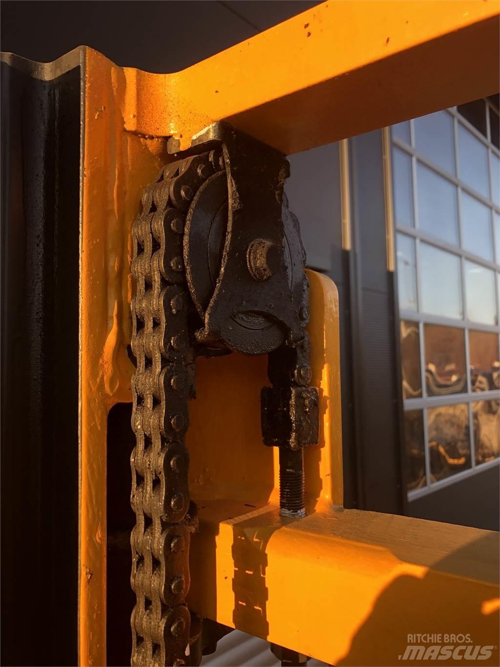 Jungheinrich WP16 Pedestrian stacker