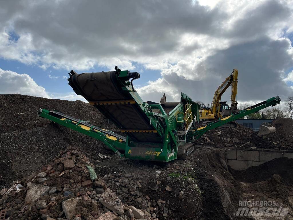 McCloskey R155 Mobile screeners