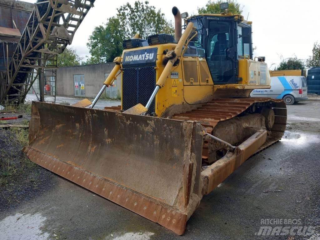 Komatsu D65PX-18 Crawler dozers