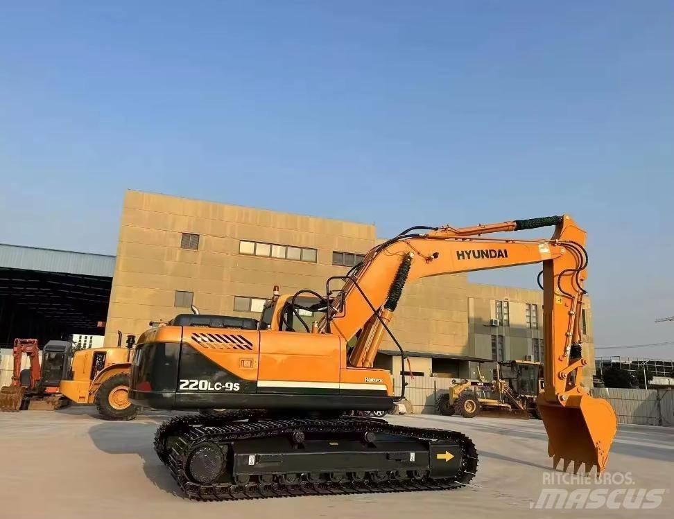 Hyundai HX 220 LC-9S Crawler excavators