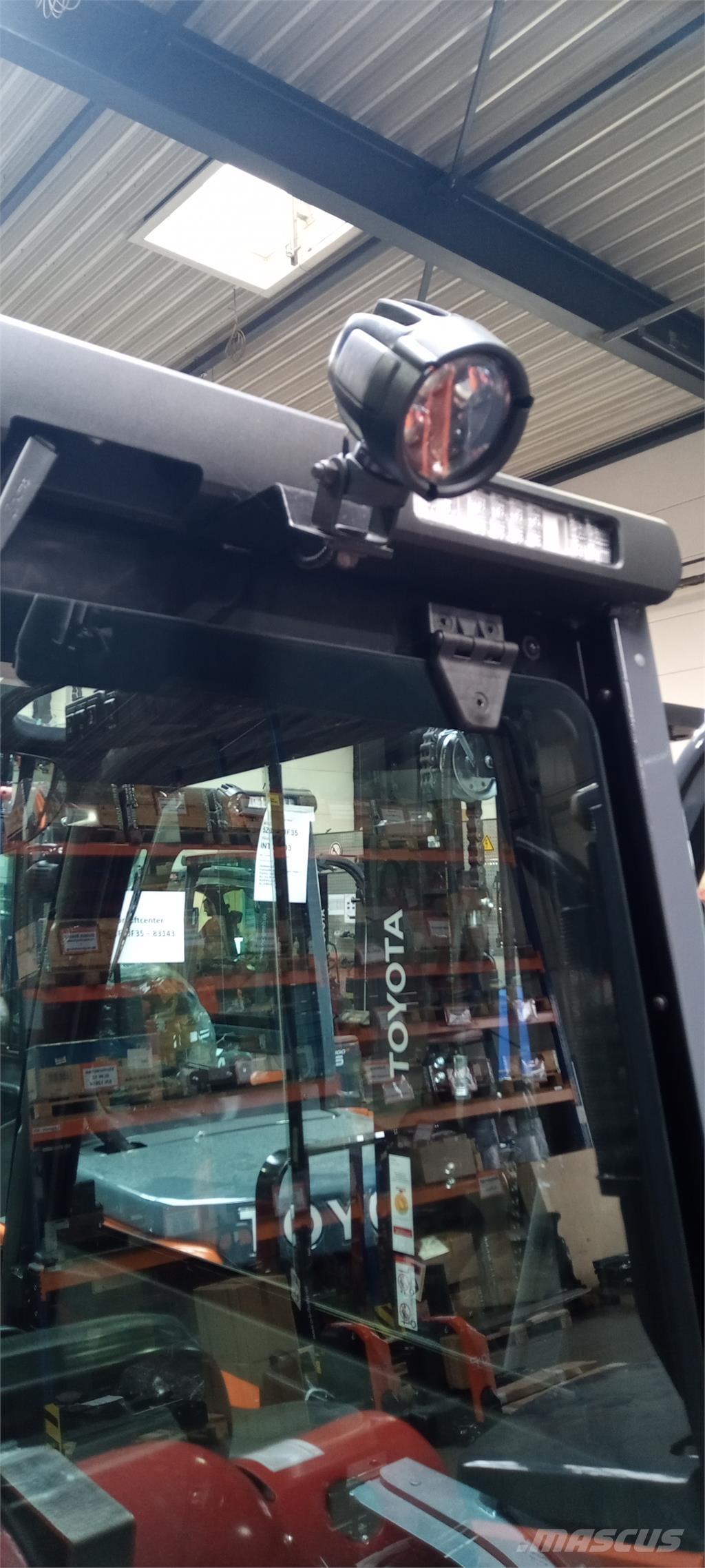 Toyota 02-8FGF25 LPG trucks