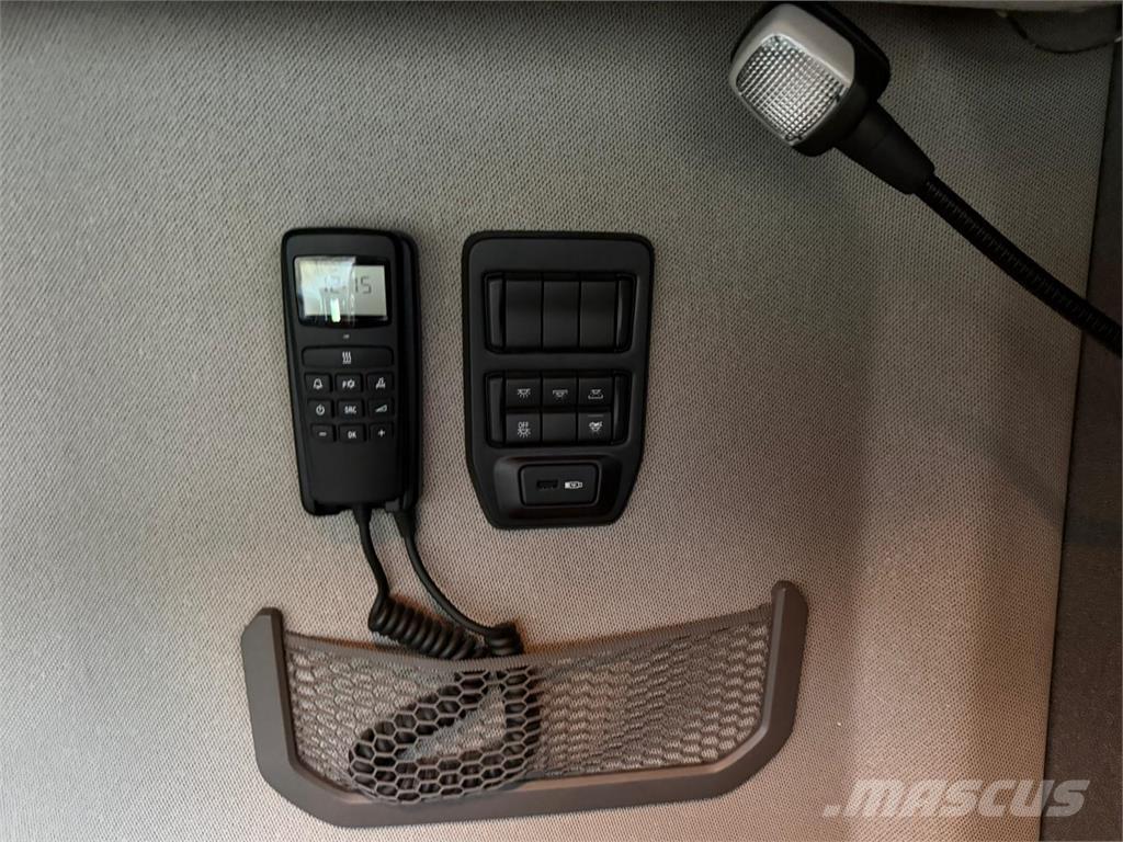 Scania R580 6x2 Tractor Units