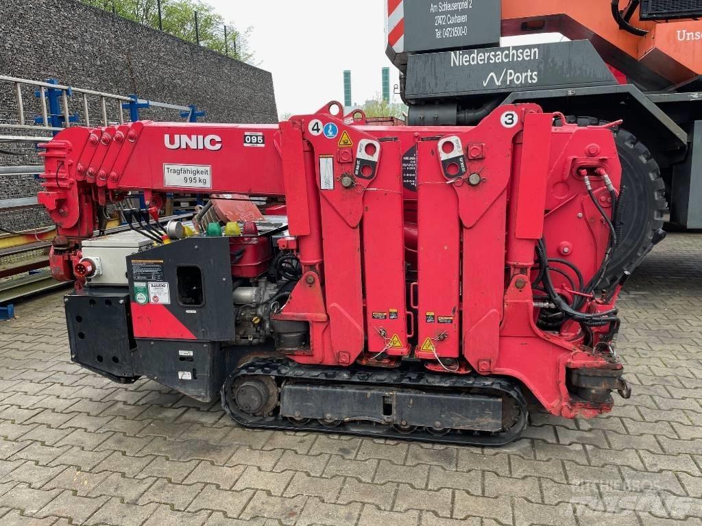 Unic URW-095 Tracked cranes