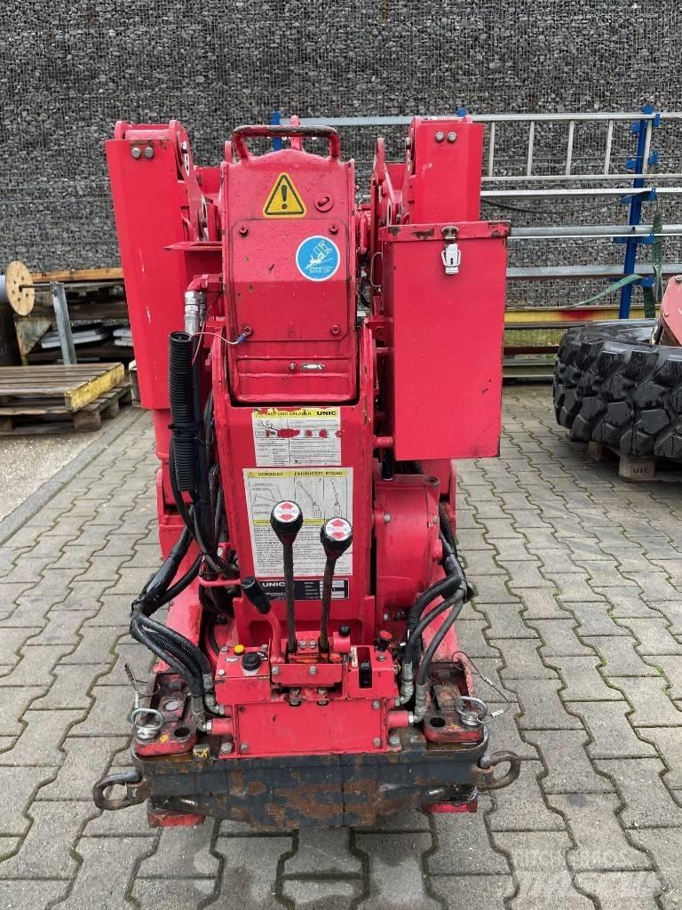 Unic URW-095 Tracked cranes