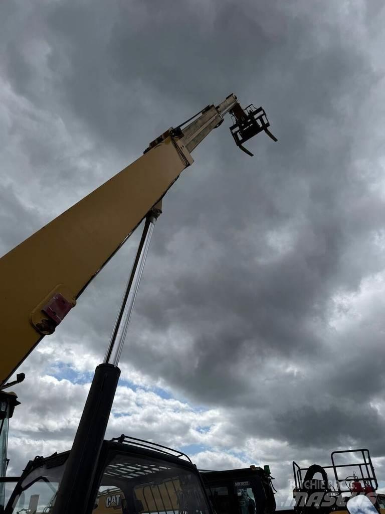 CAT TH360 Telescopic handlers