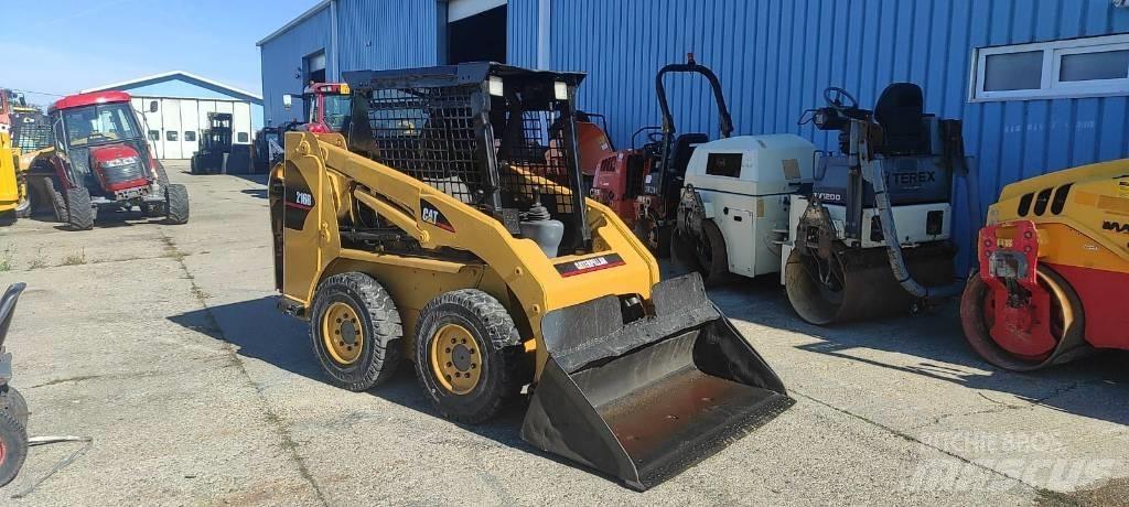 CAT 216 Skid steer loaders